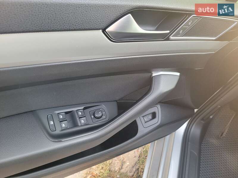 Універсал Volkswagen Passat 2017 в Києві