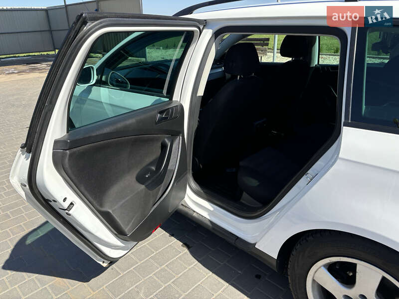 Универсал Volkswagen Passat 2010 в Львове