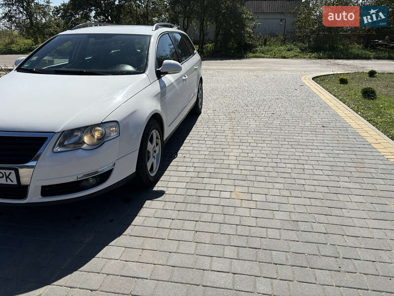 Универсал Volkswagen Passat 2010 в Львове