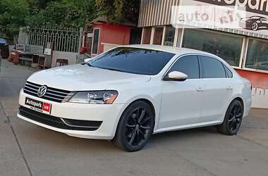 Седан Volkswagen Passat 2011 в Харькове