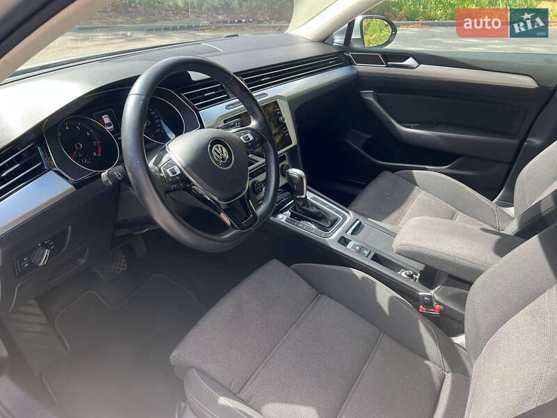 Седан Volkswagen Passat 2018 в Кривом Роге