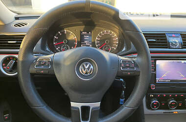 Седан Volkswagen Passat 2012 в Киеве