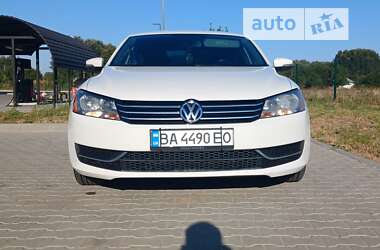 Седан Volkswagen Passat 2013 в Чернігові