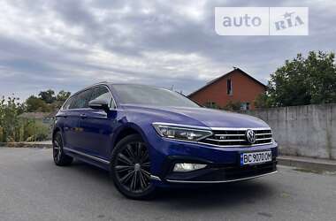 Универсал Volkswagen Passat 2019 в Киеве