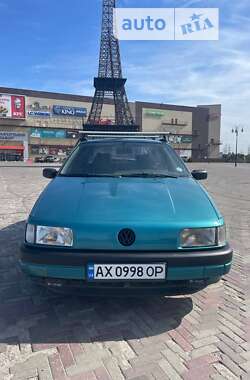 Седан Volkswagen Passat 1991 в Харькове