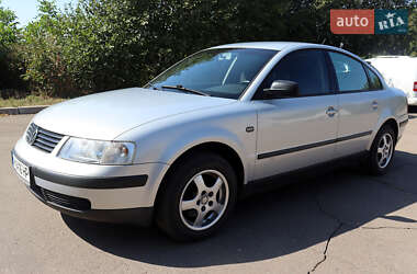 Седан Volkswagen Passat 1999 в 