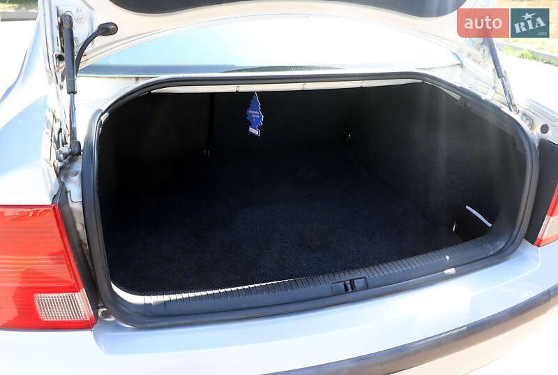 Седан Volkswagen Passat 1999 в Попельне