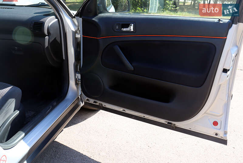 Седан Volkswagen Passat 1999 в Попельне