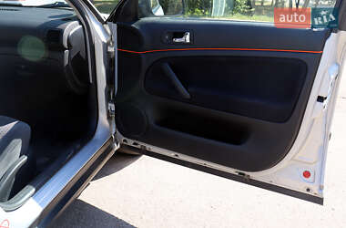 Седан Volkswagen Passat 1999 в 