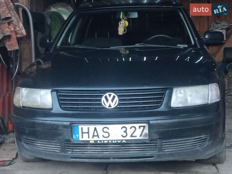 Универсал Volkswagen Passat 1998 в Старом Самборе