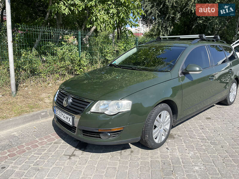 Універсал Volkswagen Passat 2010 в Львові
