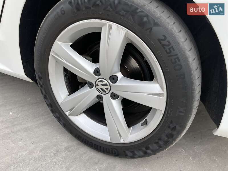 Седан Volkswagen Passat 2014 в Кременчуге