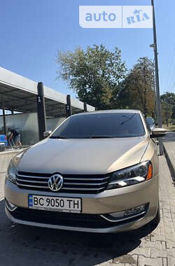 Седан Volkswagen Passat 2015 в Львові