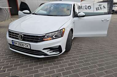 Седан Volkswagen Passat 2018 в Сумах