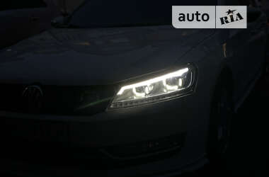 Седан Volkswagen Passat 2012 в Киеве