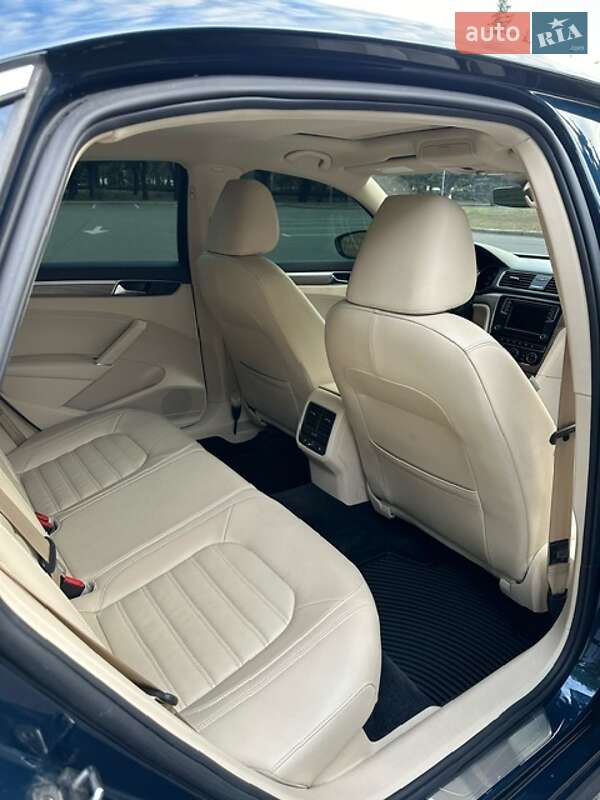 Седан Volkswagen Passat 2018 в Николаеве