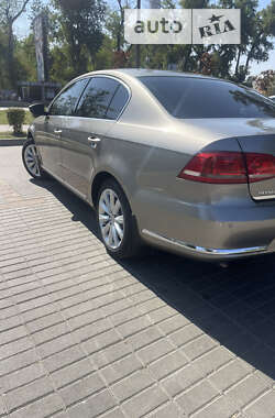 Седан Volkswagen Passat 2014 в Киеве