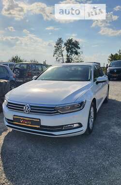 Седан Volkswagen Passat 2019 в Казатине