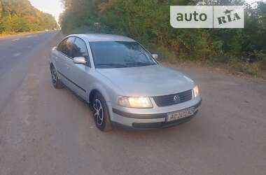 Седан Volkswagen Passat 1997 в Чернівцях