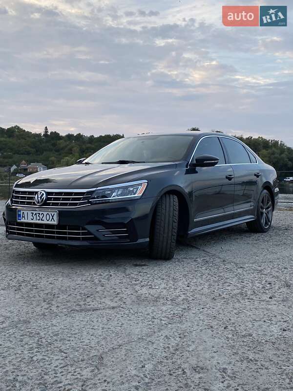 Седан Volkswagen Passat 2016 в Ржищеве