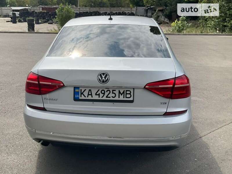Седан Volkswagen Passat 2016 в Одессе