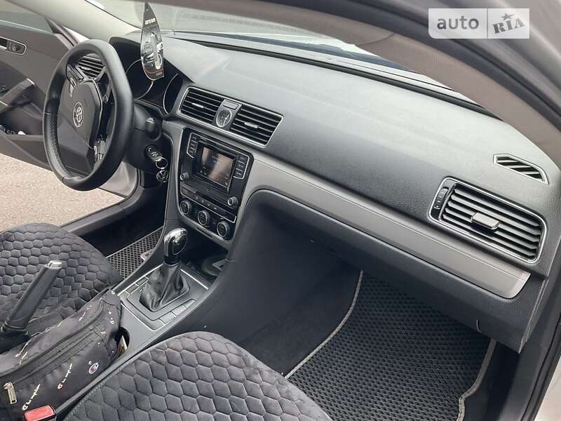 Седан Volkswagen Passat 2016 в Одессе