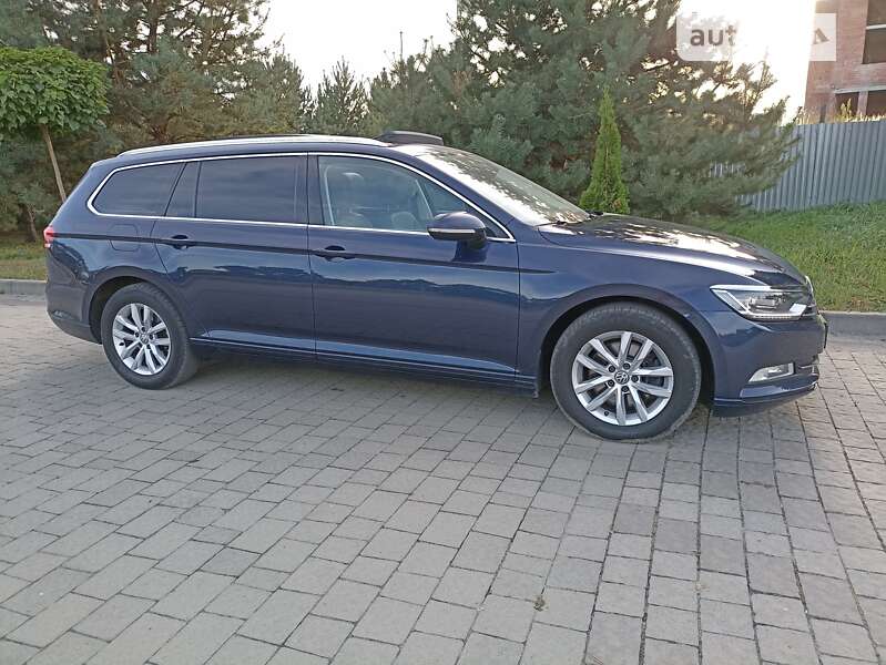 Універсал Volkswagen Passat 2017 в Львові