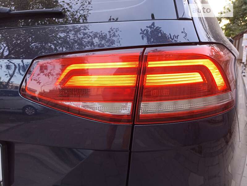 Універсал Volkswagen Passat 2017 в Львові