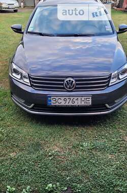 Універсал Volkswagen Passat 2014 в Рогатині