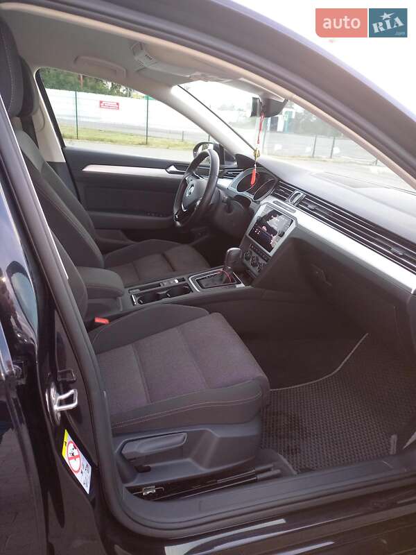 Универсал Volkswagen Passat 2018 в Калиновке фото 6 Универсал Volkswagen Passat 2018 в Калиновке