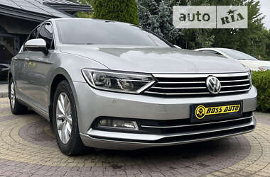 Седан Volkswagen Passat 2015 в Львові