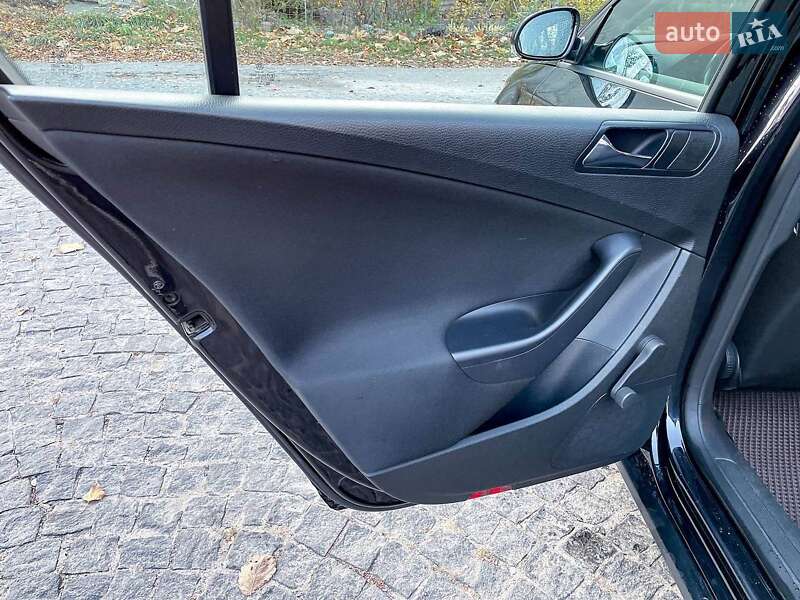 Седан Volkswagen Passat 2007 в Киеве