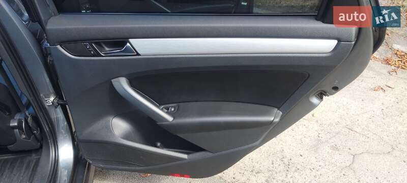 Седан Volkswagen Passat 2013 в Александрие