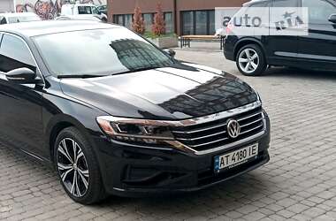 Седан Volkswagen Passat 2021 в Ивано-Франковске