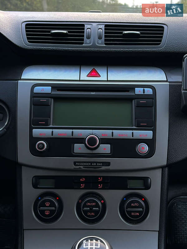 Универсал Volkswagen Passat 2006 в Самборе