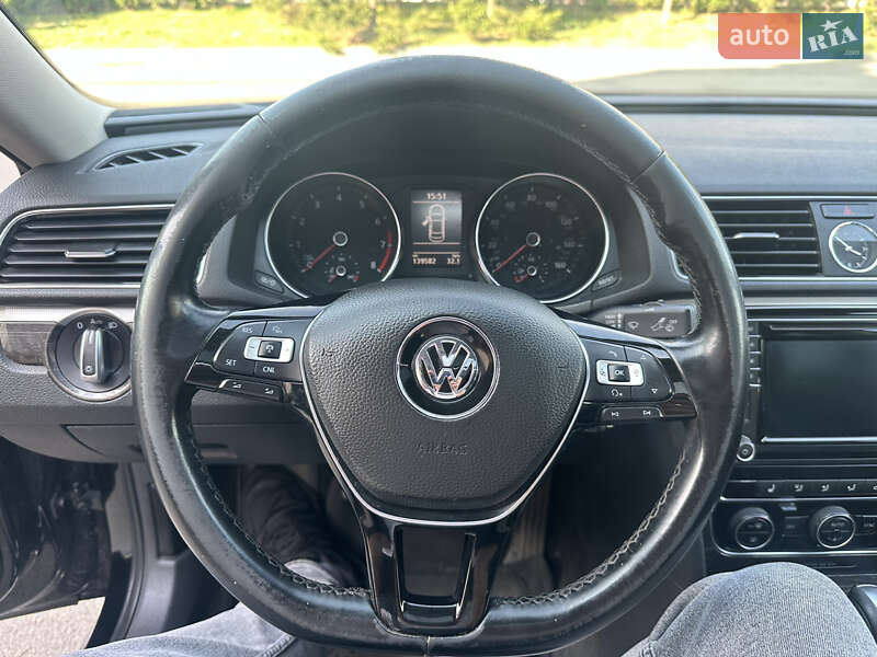 Седан Volkswagen Passat 2016 в Тернополе