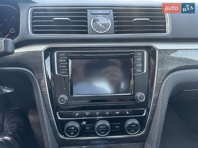 Седан Volkswagen Passat 2016 в Тернополе