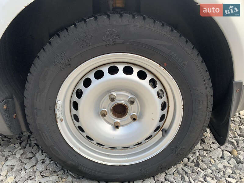 Седан Volkswagen Passat 1997 в Чернівцях