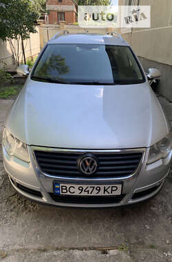 Універсал Volkswagen Passat 2010 в Львові