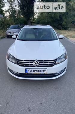 Седан Volkswagen Passat 2012 в Києві