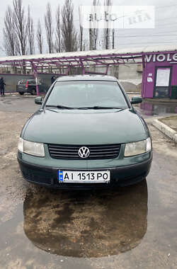 Седан Volkswagen Passat 1999 в Киеве