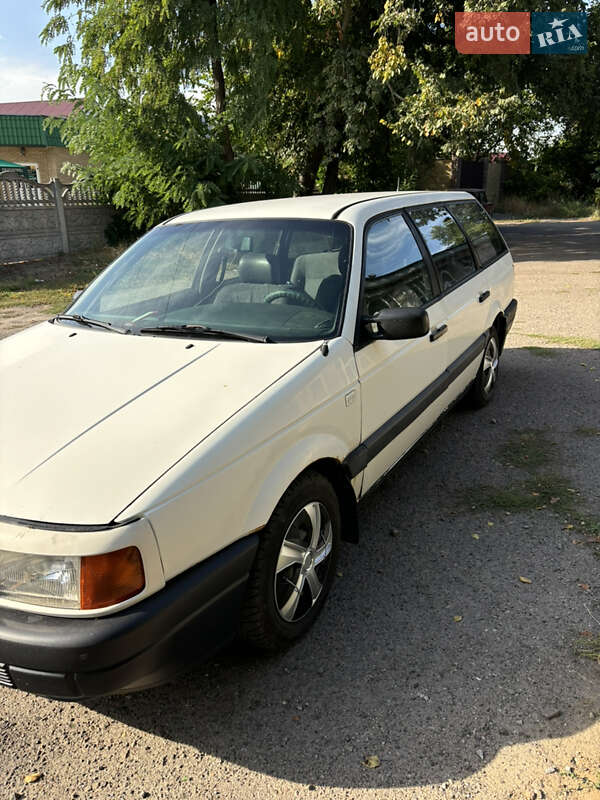Универсал Volkswagen Passat 1991 в Смеле