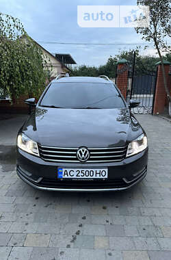 Універсал Volkswagen Passat 2012 в Луцьку