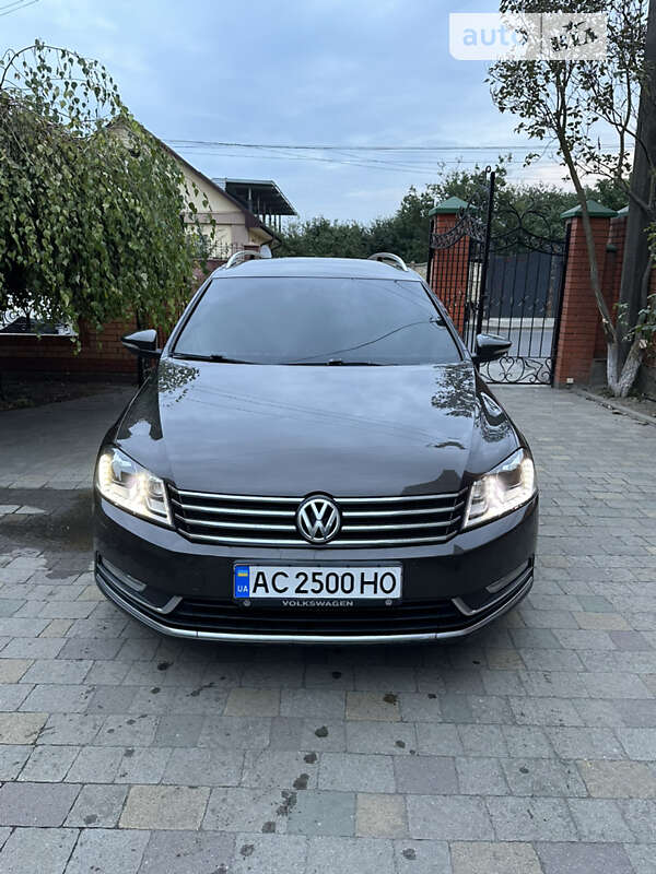 Универсал Volkswagen Passat 2012 в Луцке