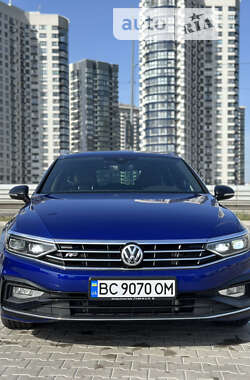 Универсал Volkswagen Passat 2019 в Киеве