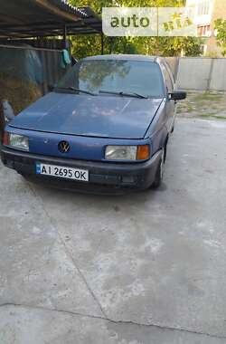 Седан Volkswagen Passat 1989 в Кагарлыке