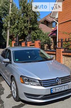 Седан Volkswagen Passat 2012 в Чернігові