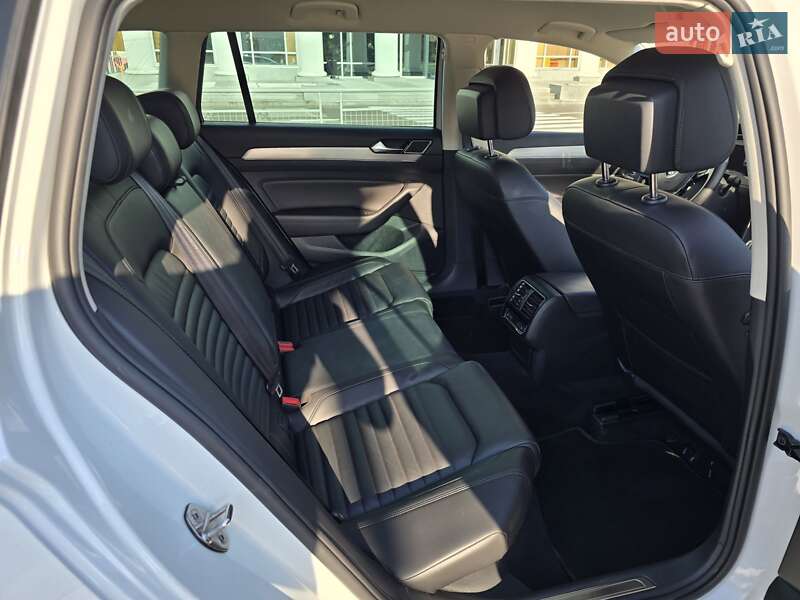 Універсал Volkswagen Passat 2019 в Одесі