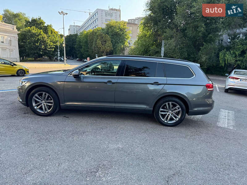 Универсал Volkswagen Passat 2015 в Днепре