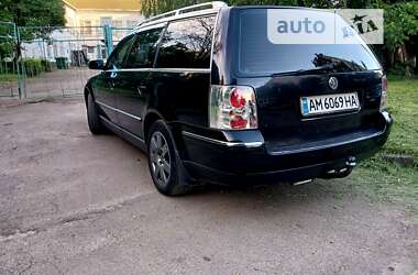 Універсал Volkswagen Passat 2001 в Житомирі